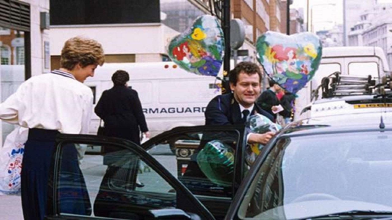 Paul Burrell: Royal Service, Scandal & Celebrity 2021 movie scene