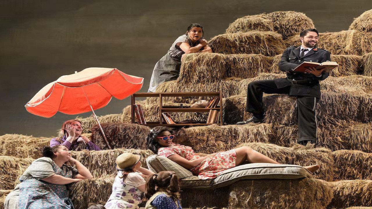 Royal Opera House: L’Elisir d’Amore 2023 movie scene