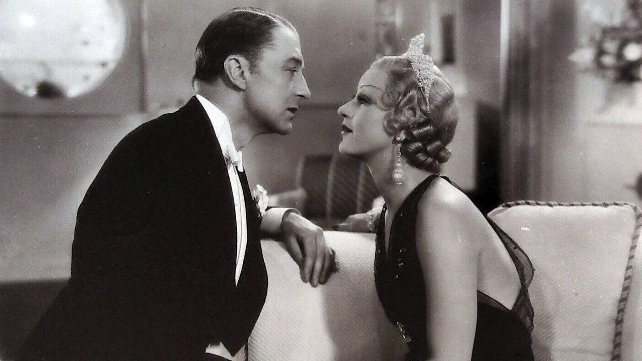 Dressed to Thrill 1935 movie scene
