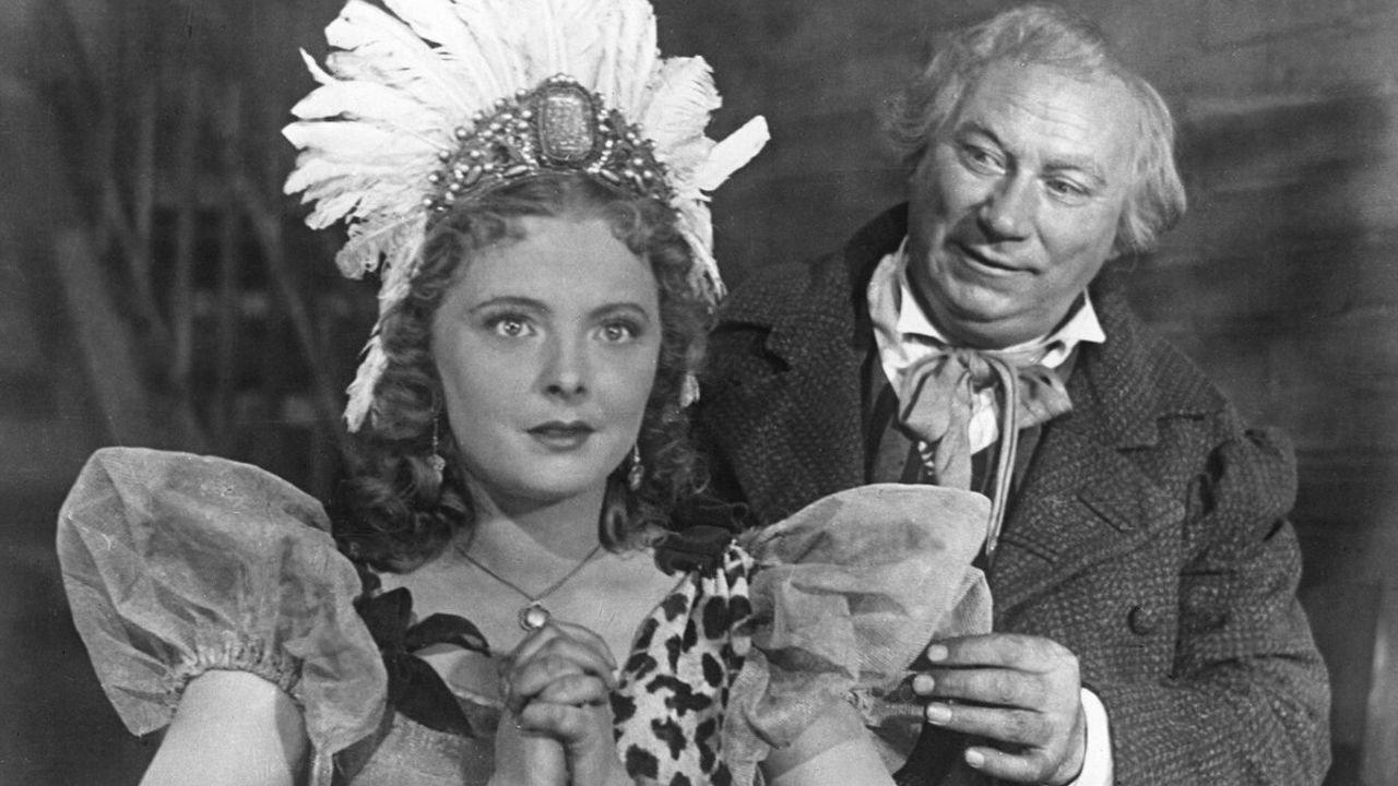 Behind the Footlights 1956 movie scene