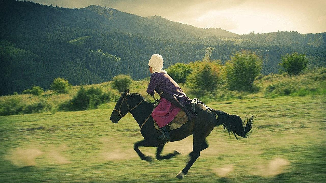 Queen of the Mountains 2014 movie scene