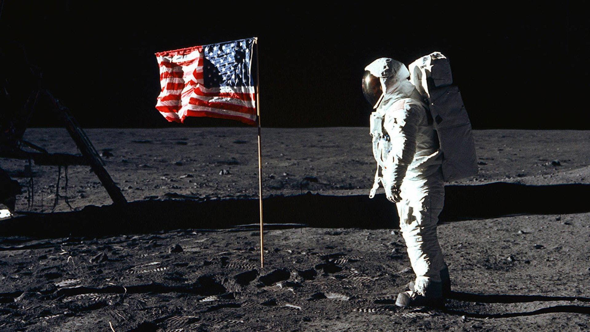 A Funny Thing Happened on the Way to the Moon 2001 movie scene