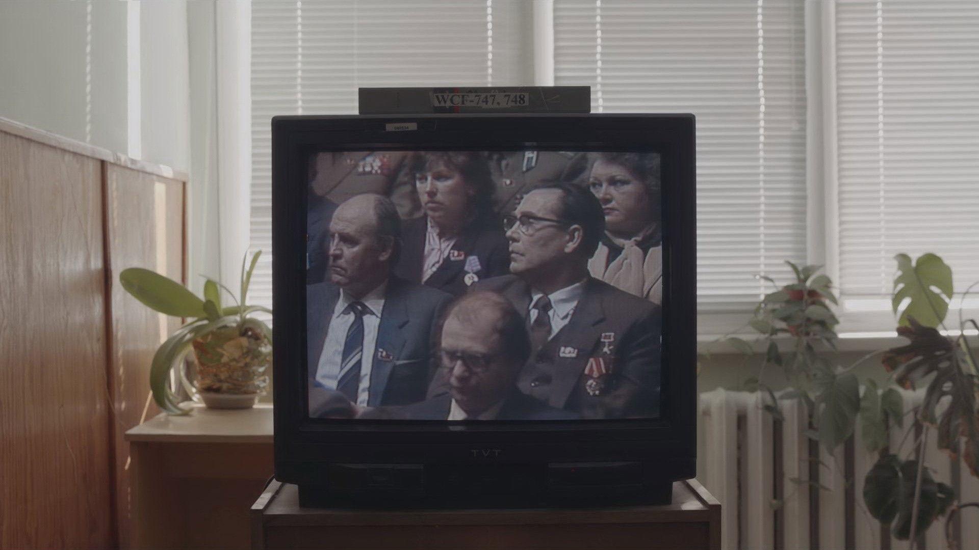 MOLDOVA 89-91 2019 movie scene
