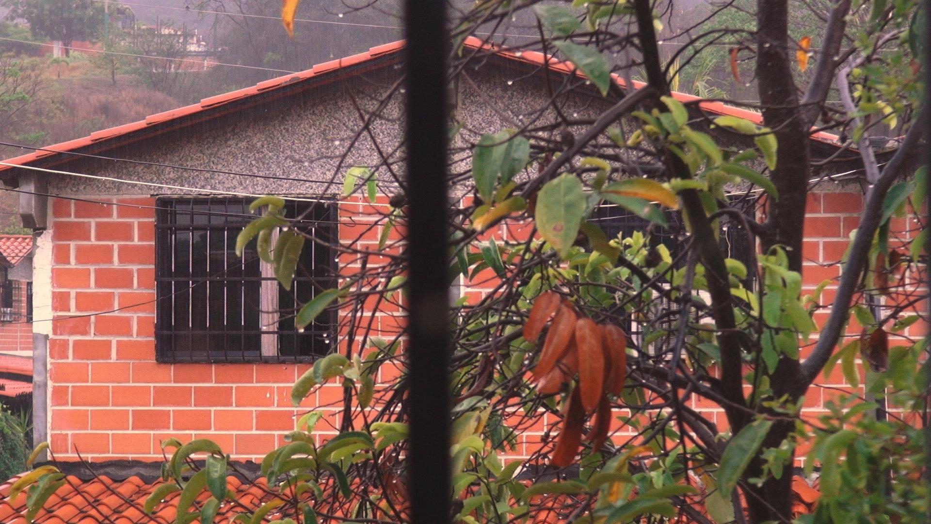 Esta casa ya no nos alberga 2023 movie scene