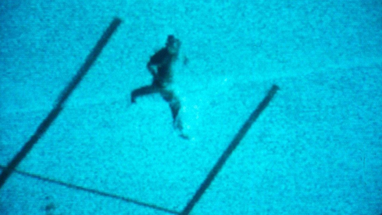 In Order Not to Be Here 2002 movie scene
