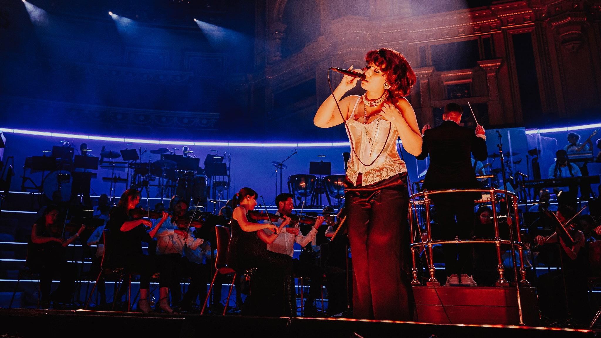 RAYE at the Royal Albert Hall 2024 movie scene