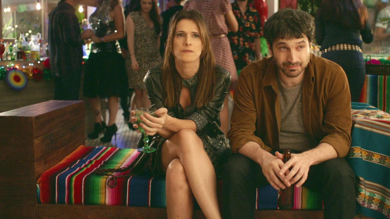 A Boyfriend for My Wife 2016 movie scene