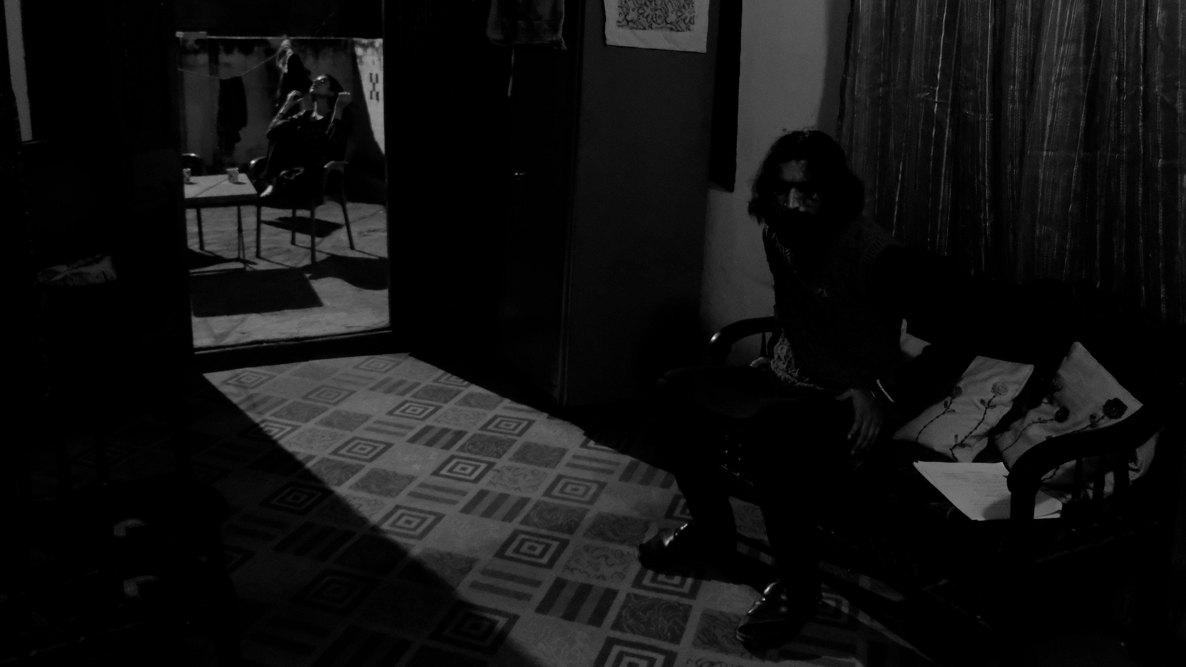 Gair Qanooni Kashmakash 2024 movie scene
