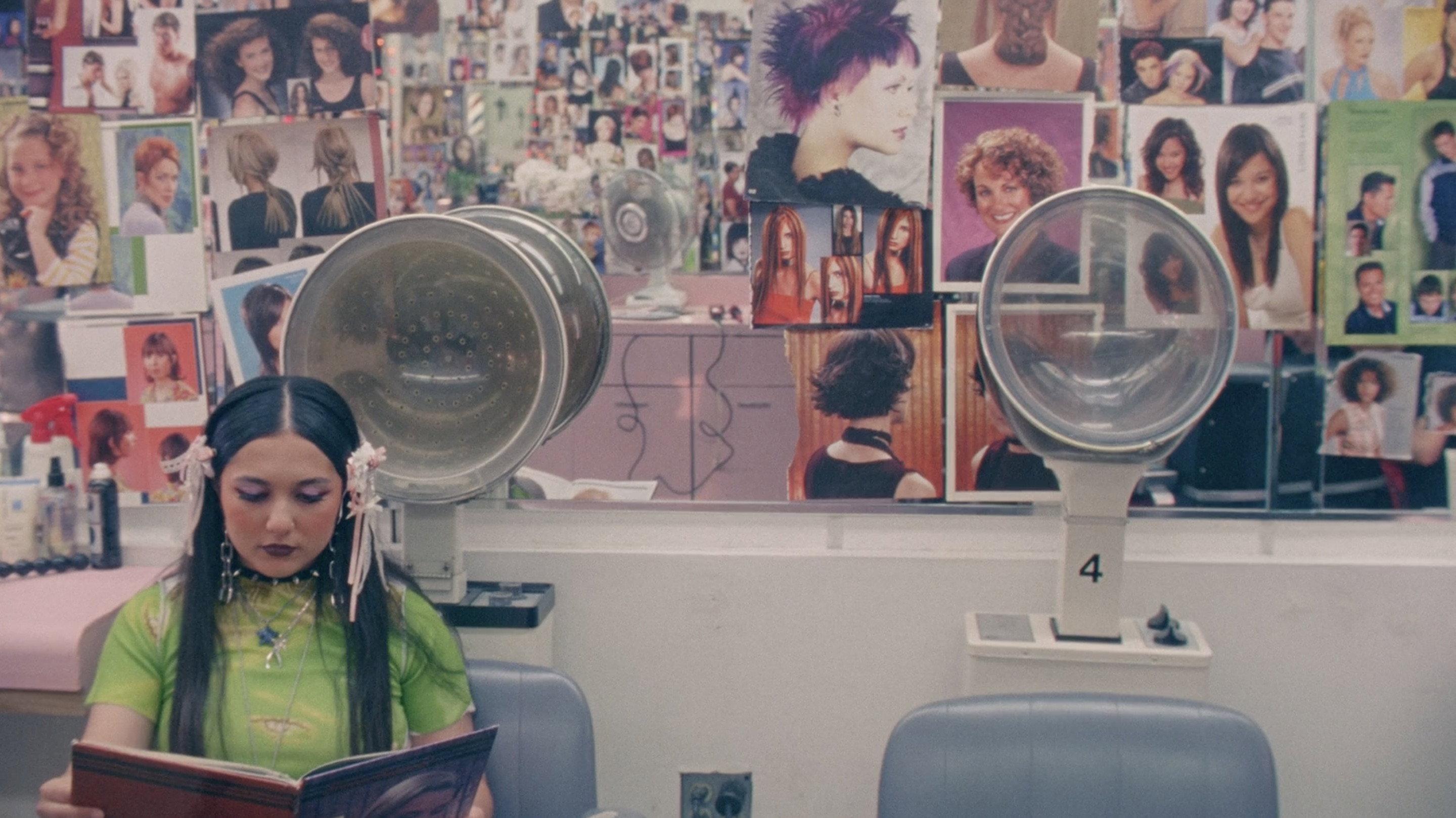Dalila's Salon 2024 movie scene