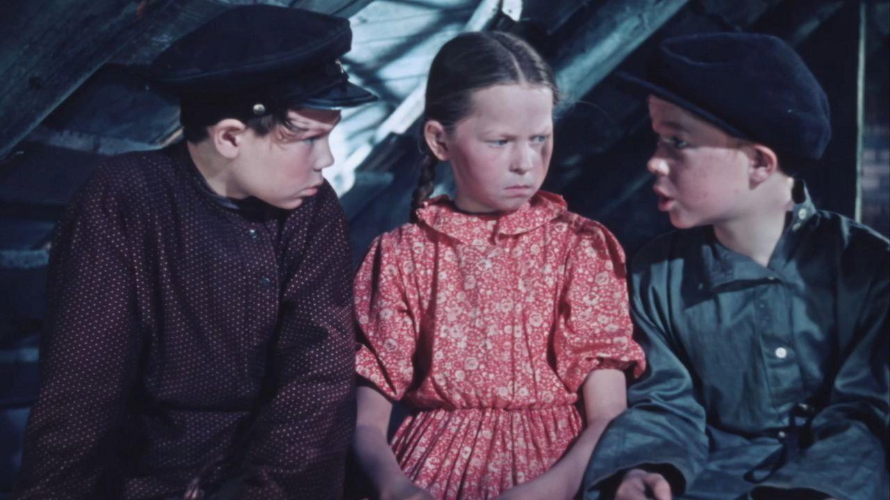 Mikolka-Parovoz 1957 movie scene