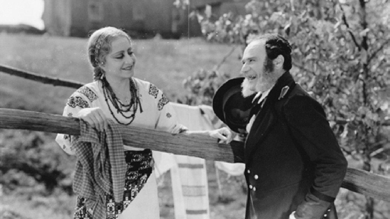 Natalka Poltavka 1937 movie scene