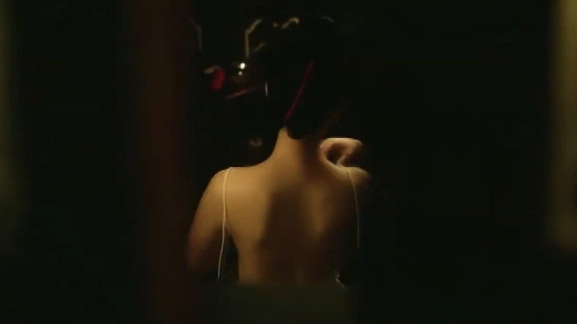 Sex and the Emperor 1994 movie scene