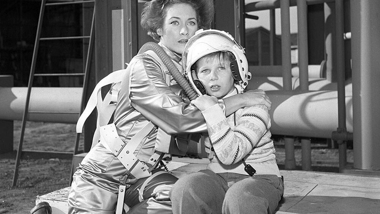 The Day the Sky Exploded 1958 movie scene