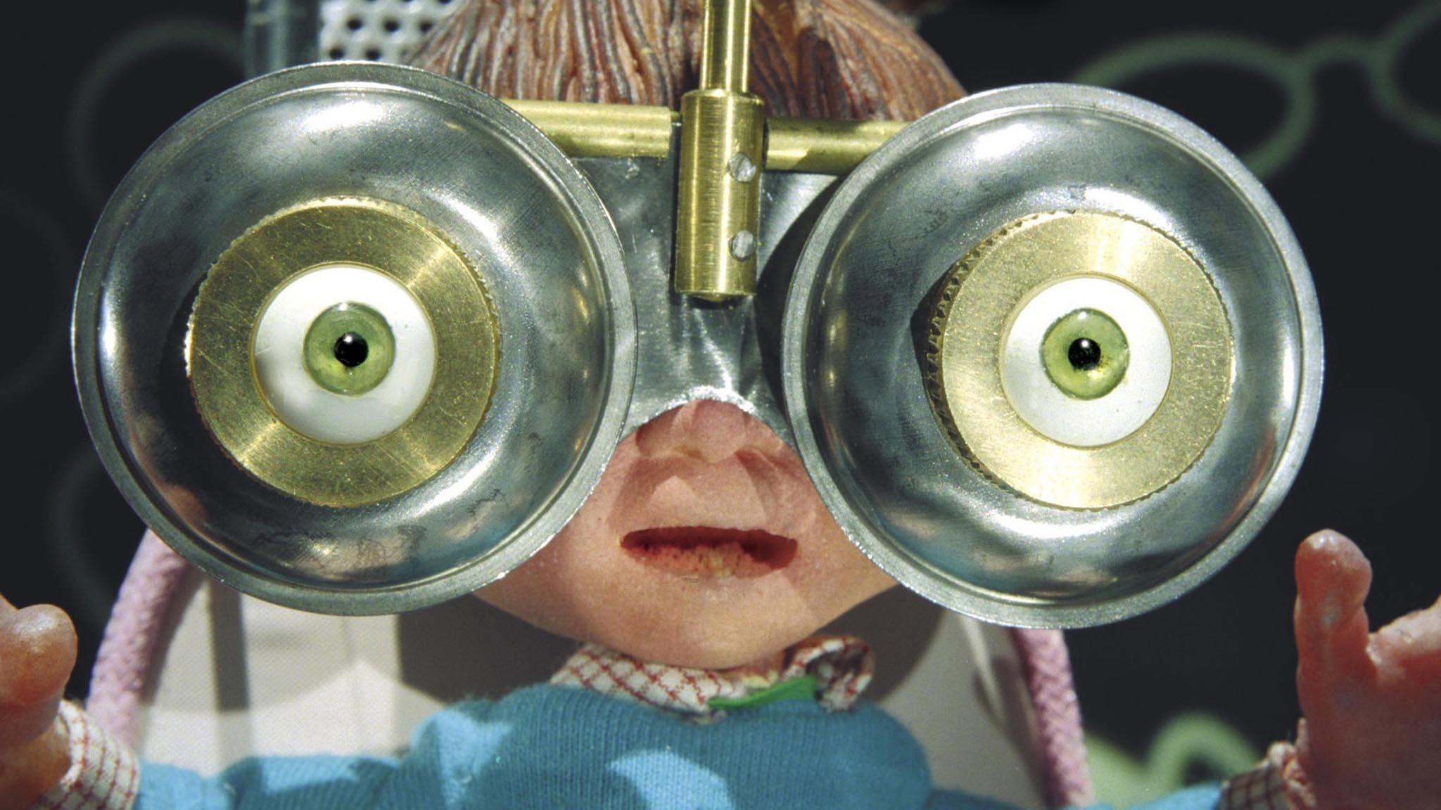 Glasses 2002 movie scene