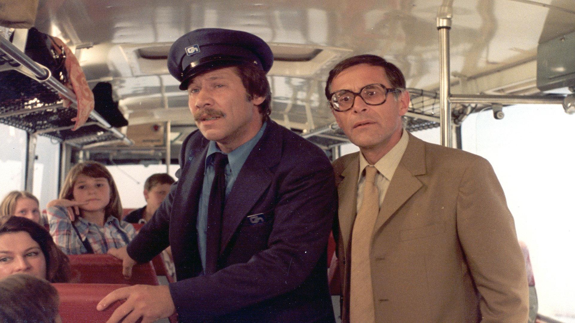 Peter en de Vliegende Autobus 1976 movie scene
