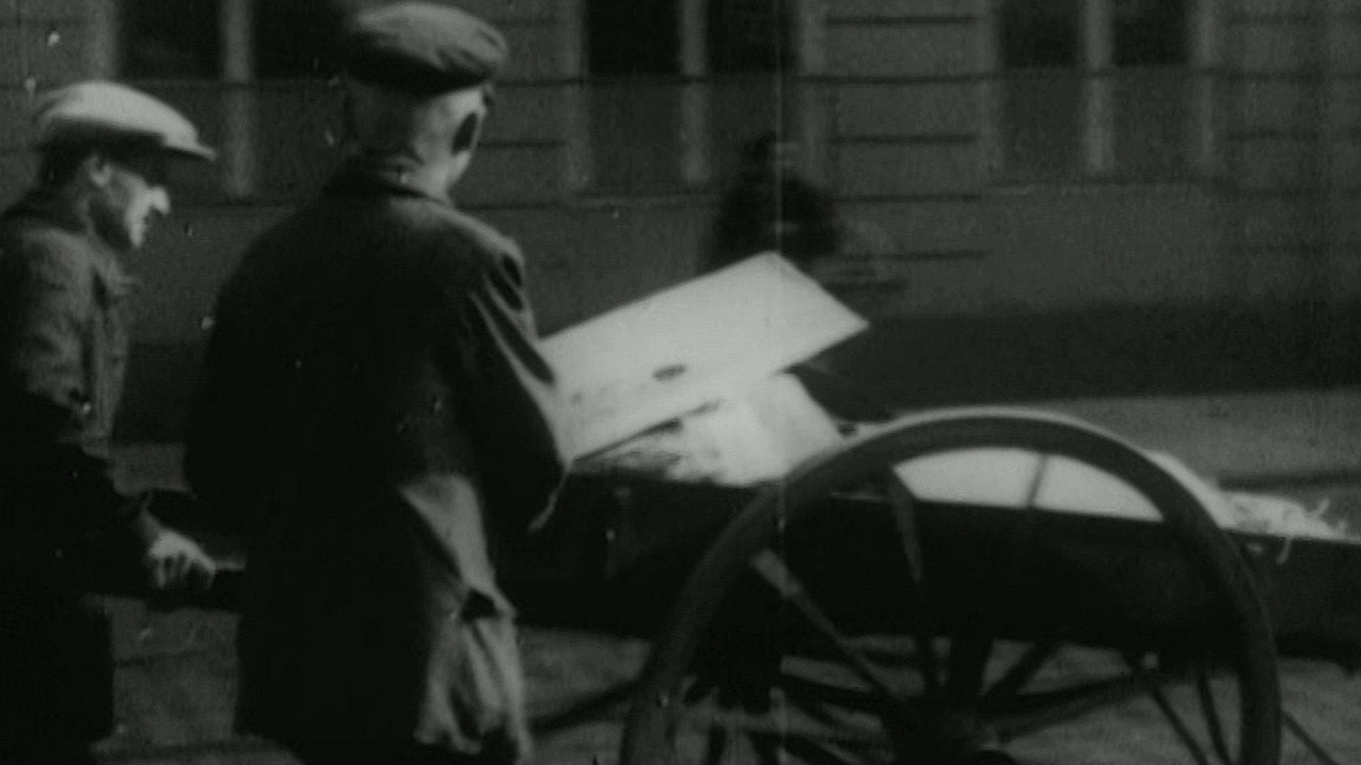 Travelling Hawkers in Frankfurt am Main 1932 movie scene