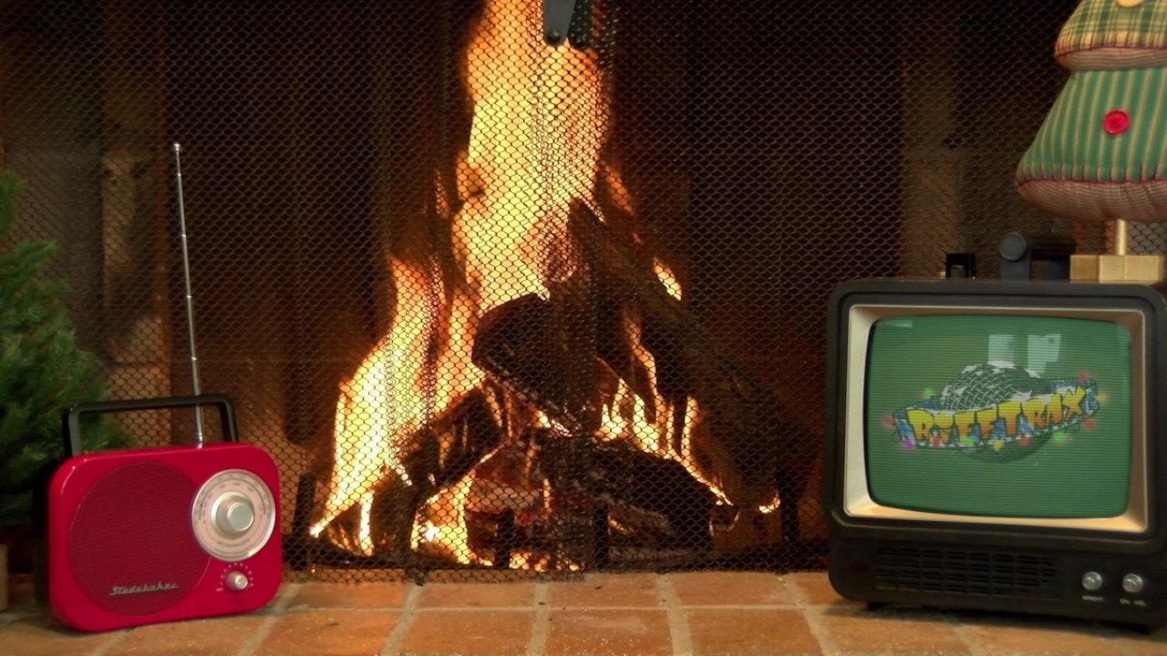 The Rifftrax Yule Log 2018 movie scene