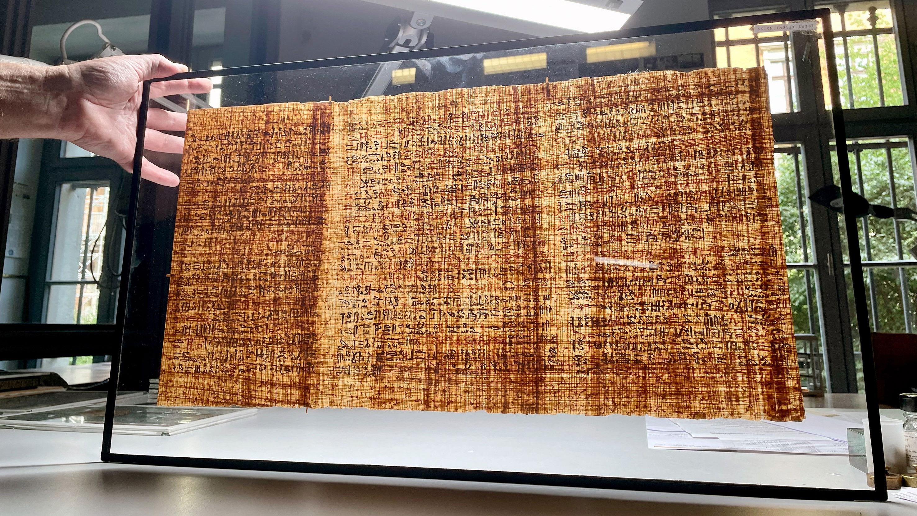 Magie & Medizin - Die Geheimnisse des Papyrus Ebers 2023 movie scene