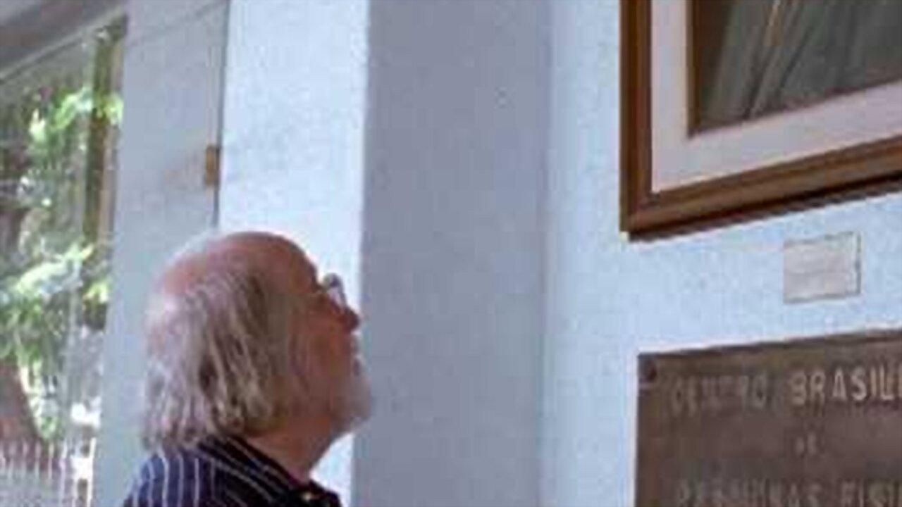 Cientistas Brasileiros 2003 movie scene