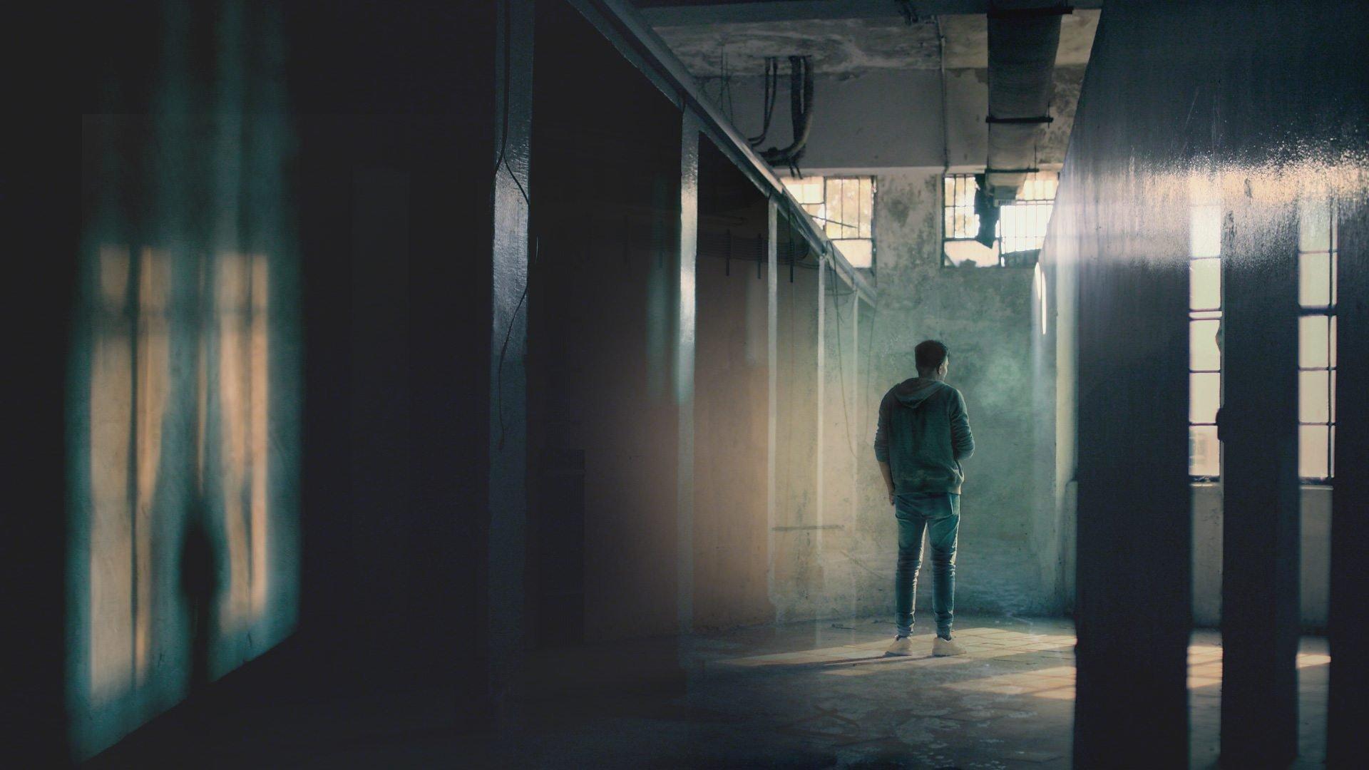 Surviving Syria’s Prisons 2025 movie scene