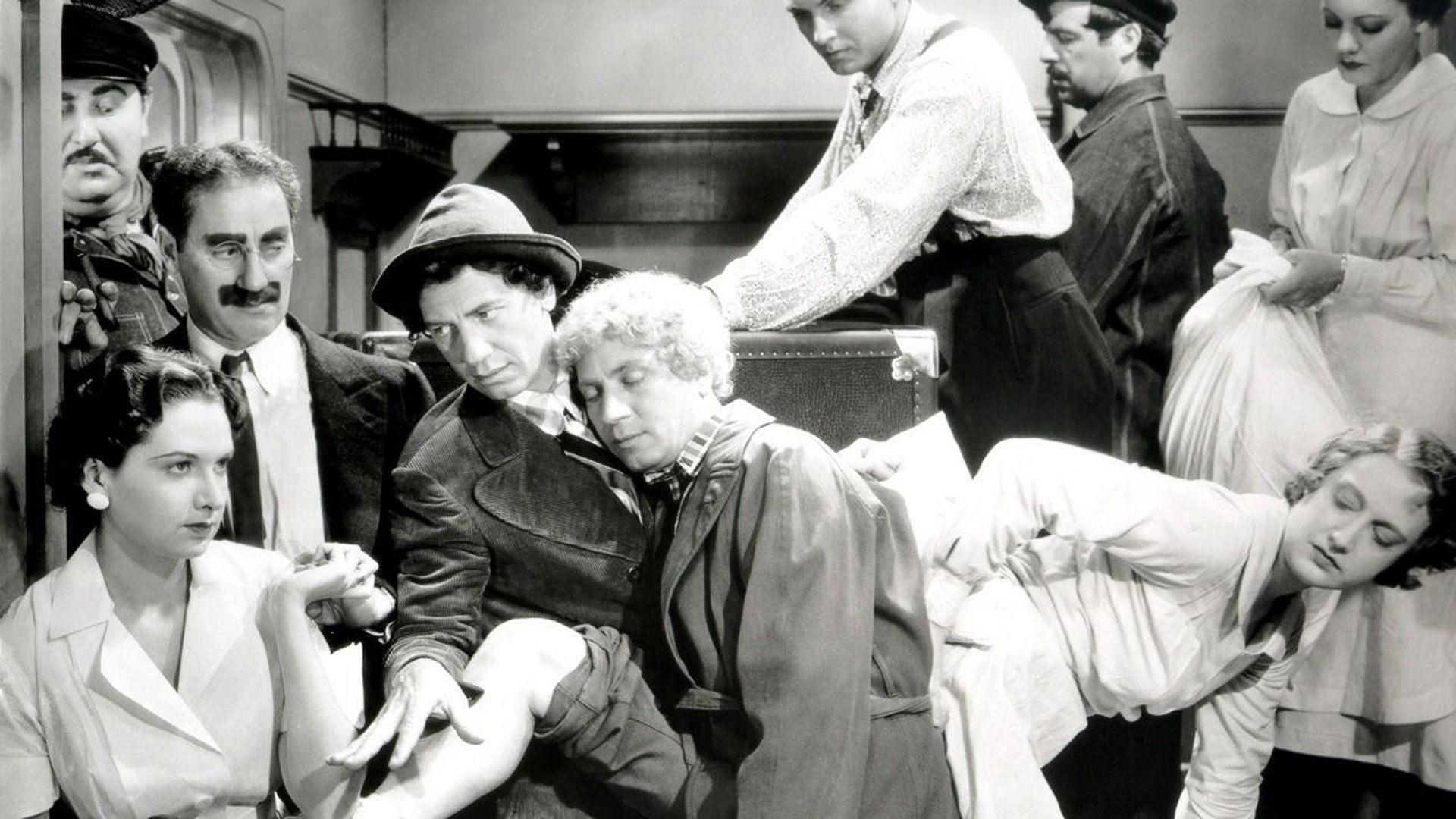 A Night at the Opera 1935 movie scene