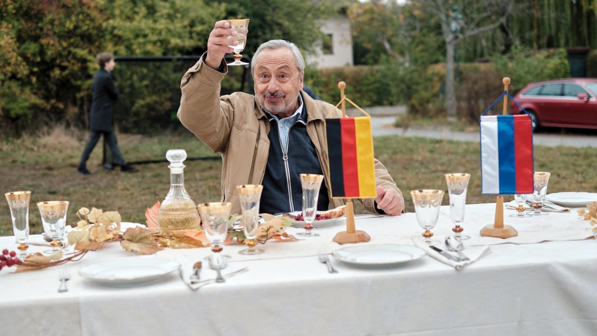 Ziemlich russische Freunde 2020 movie scene