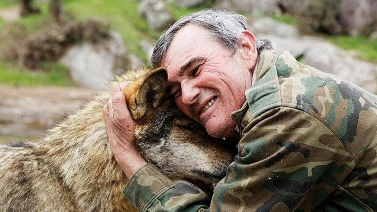 Marcos, el lobo solitario 2012 movie scene