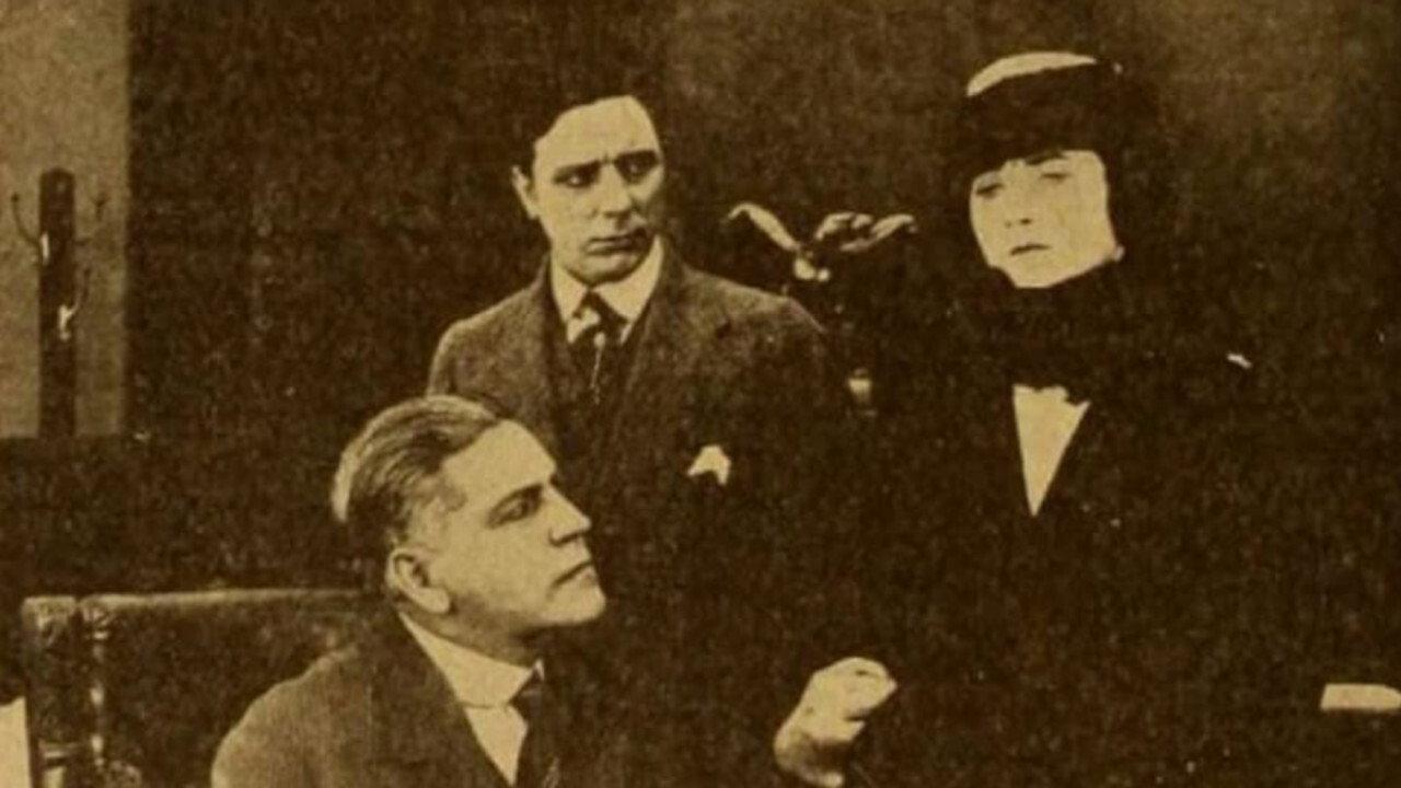 Beware of Strangers 1917 movie scene