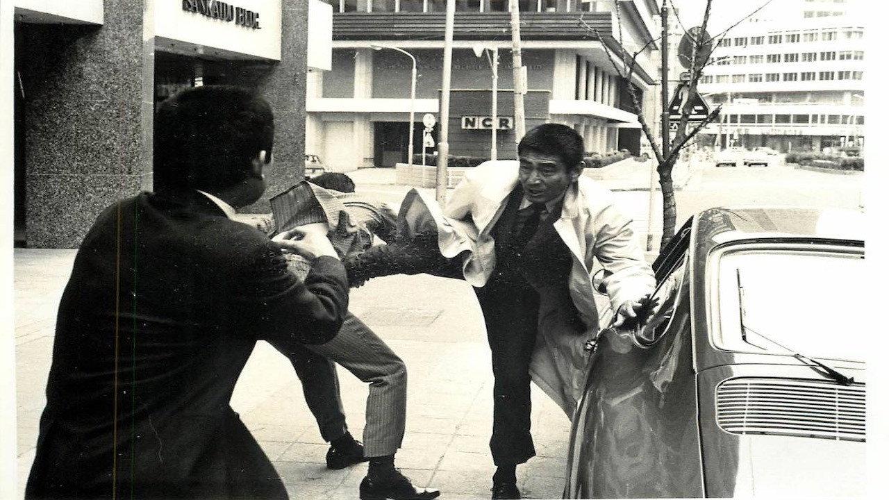 A Hoodlum At The Risk Of His Life 1970 movie scene