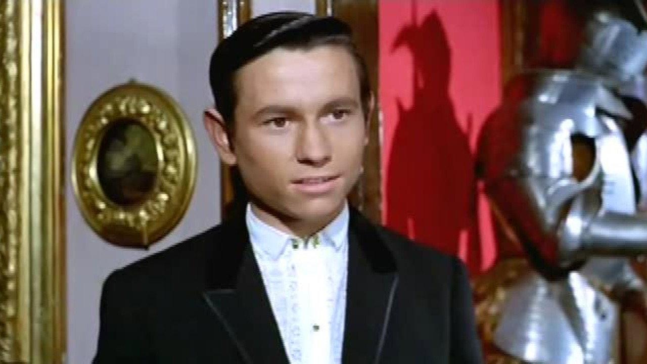 Nuevo en esta plaza 1966 movie scene