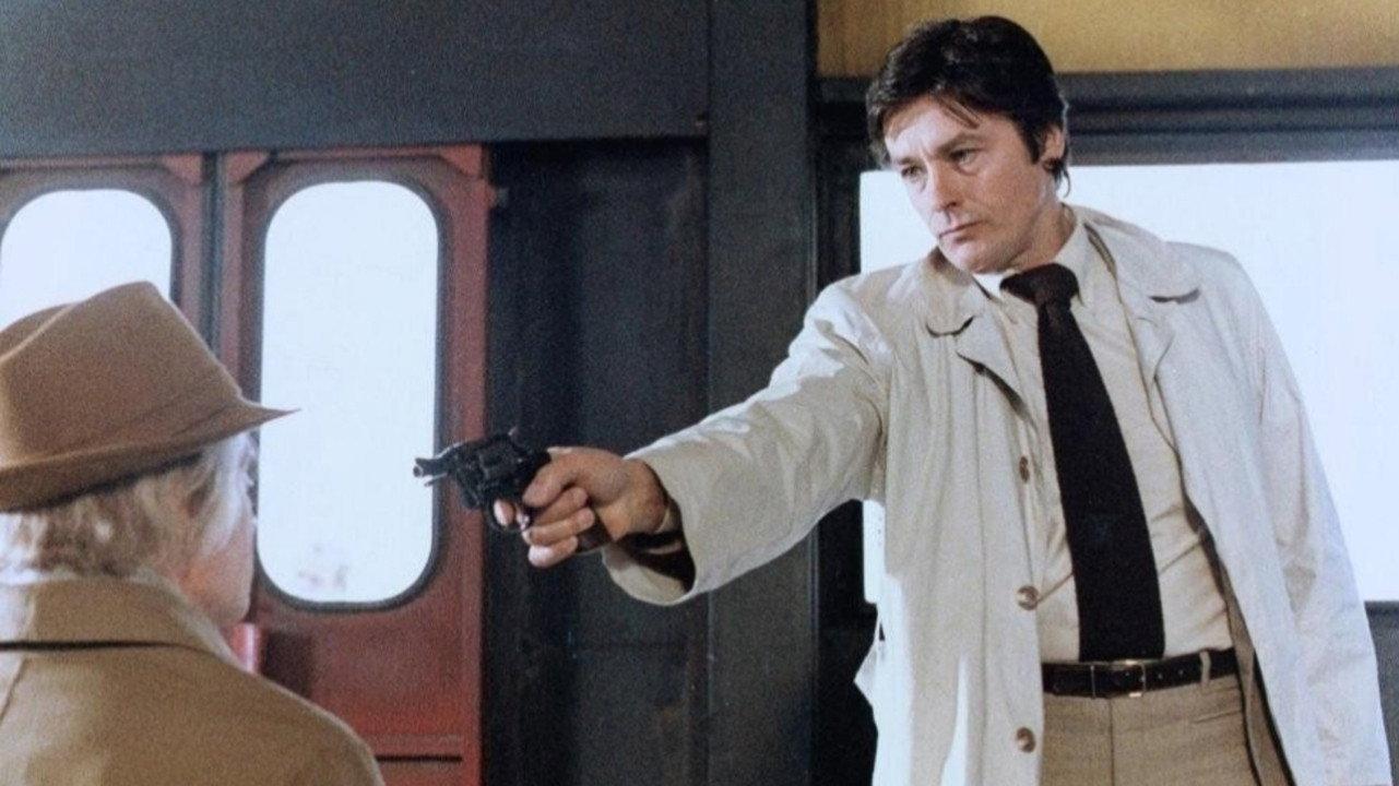 Teheran '43 1981 movie scene