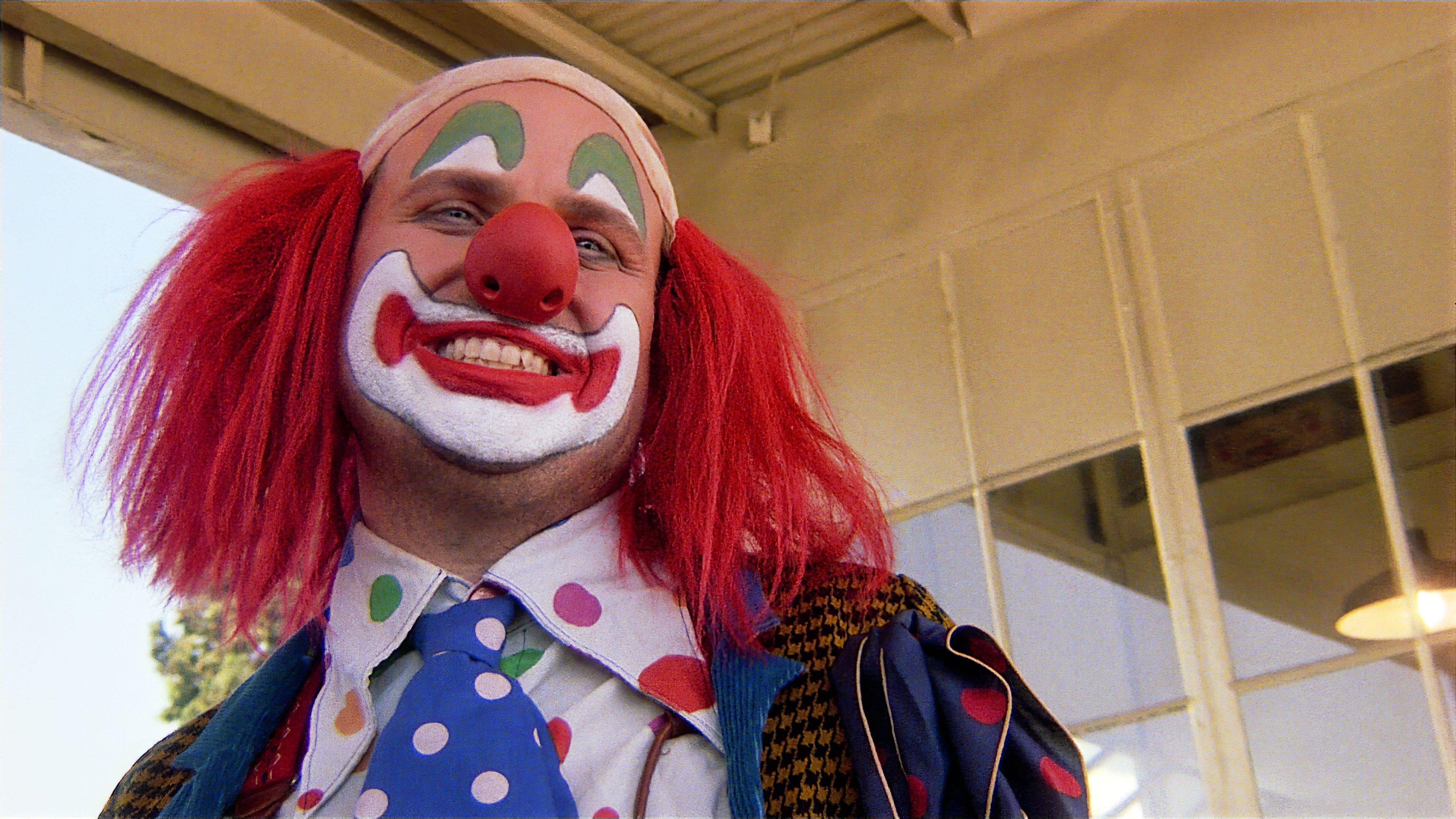 Shakes the Clown 1991 movie scene