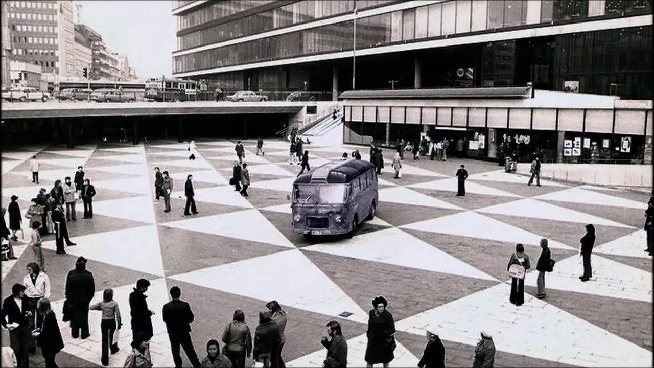 The Bus 1974 movie scene