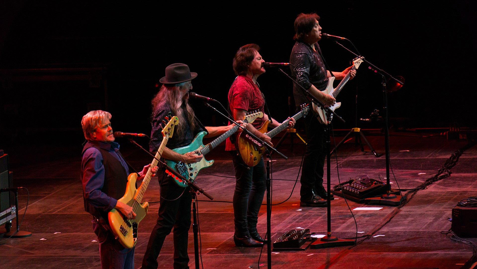 The Doobie Brothers - Let The Music Play 2012 movie scene