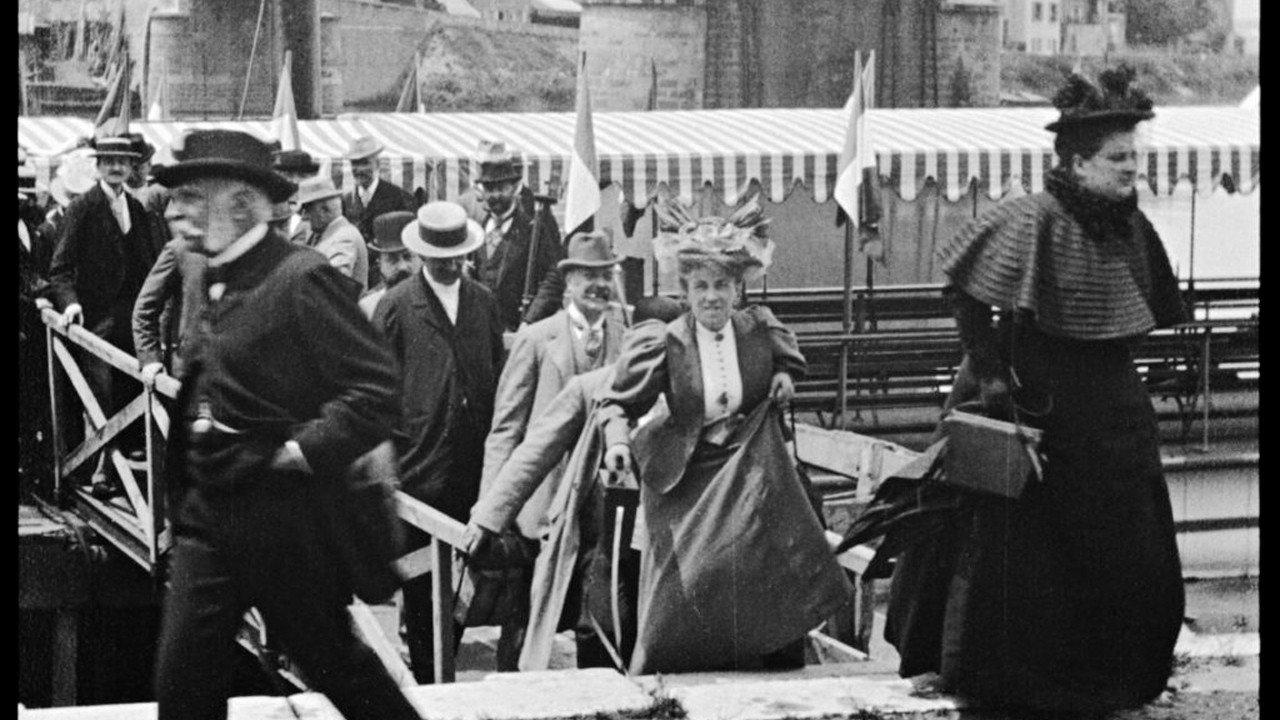 The Photographical Congress Arrives in Lyon 1895 movie scene