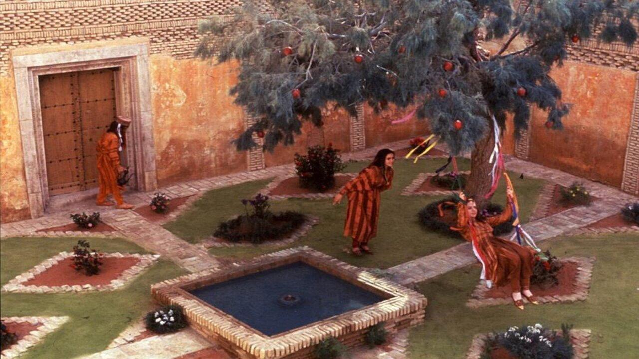 The Dove's Lost Necklace 1992 movie scene