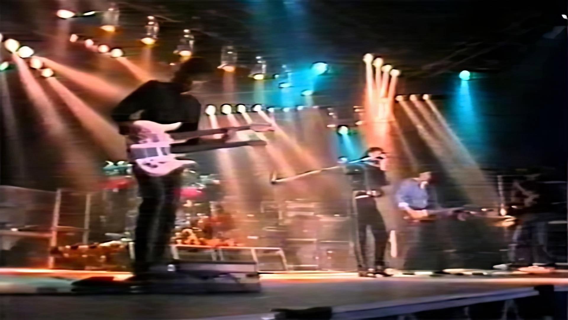 Golden Earring: Naked II 1997 movie scene