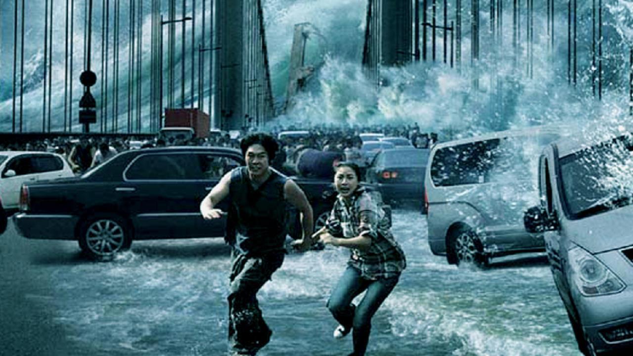 2022 Tsunami 2009 movie scene