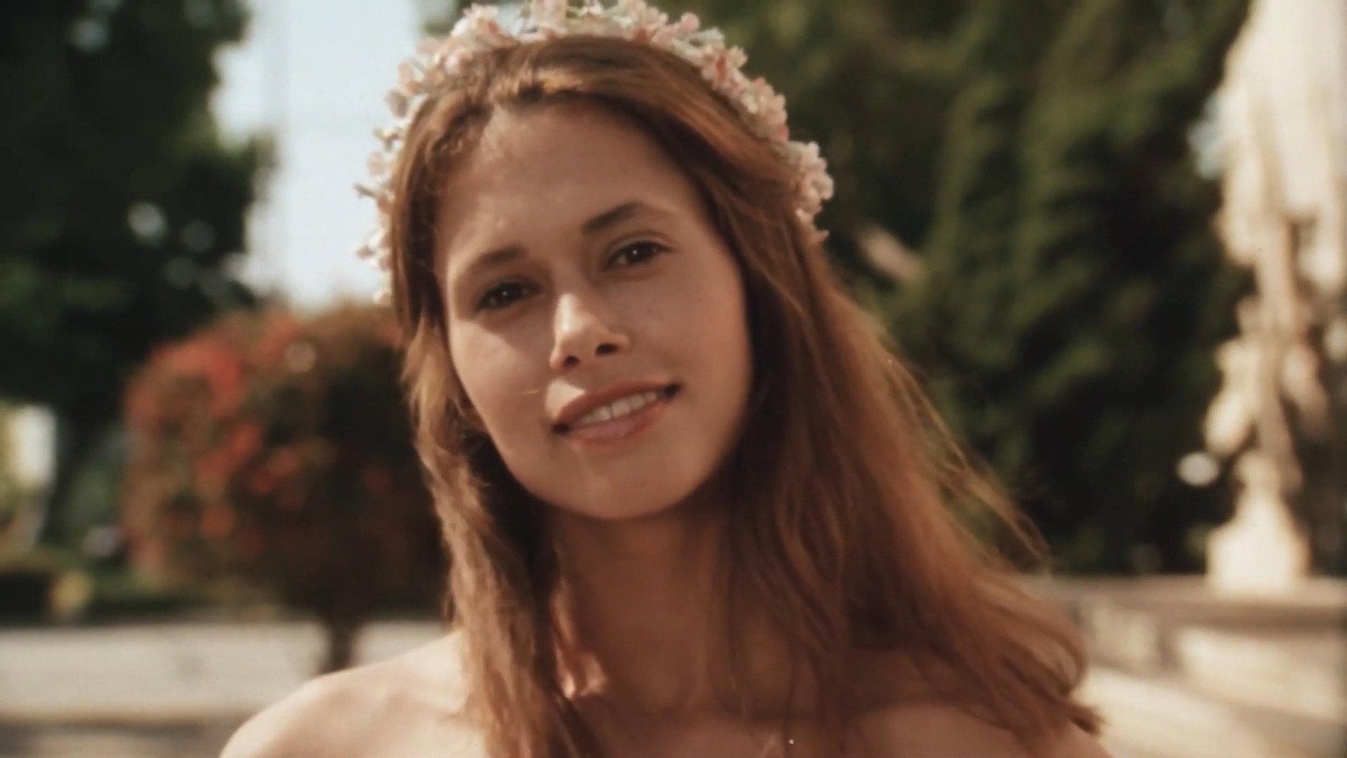 Alex in Wonder 2001 movie scene