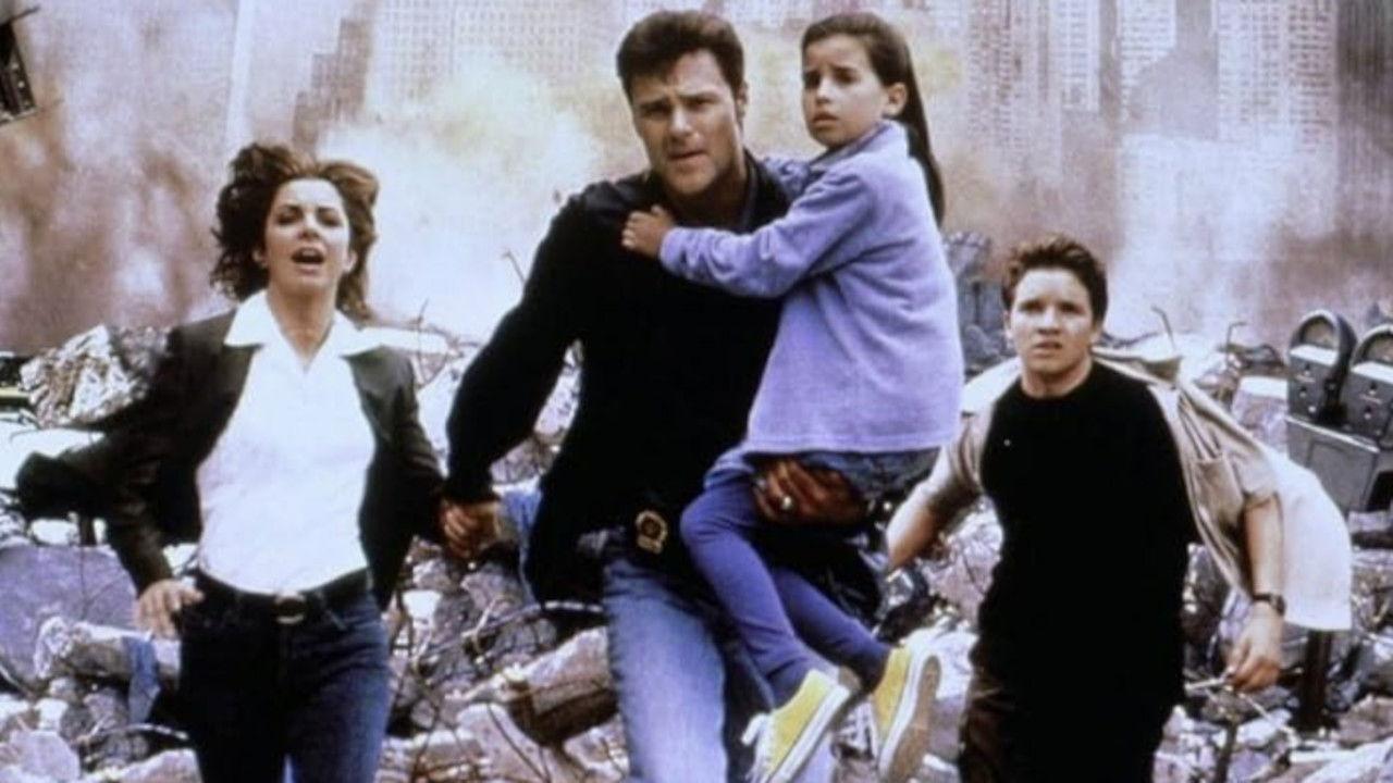 Earthquake in New York 1998 movie scene