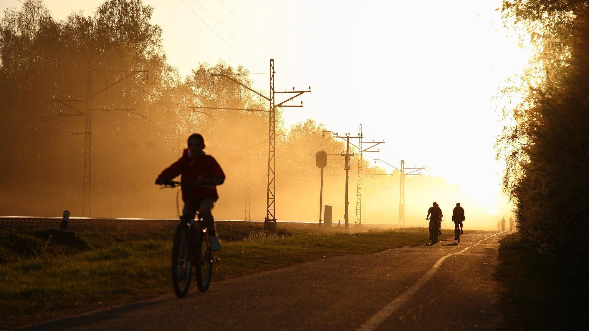 On Rubik's Road 2010 movie scene