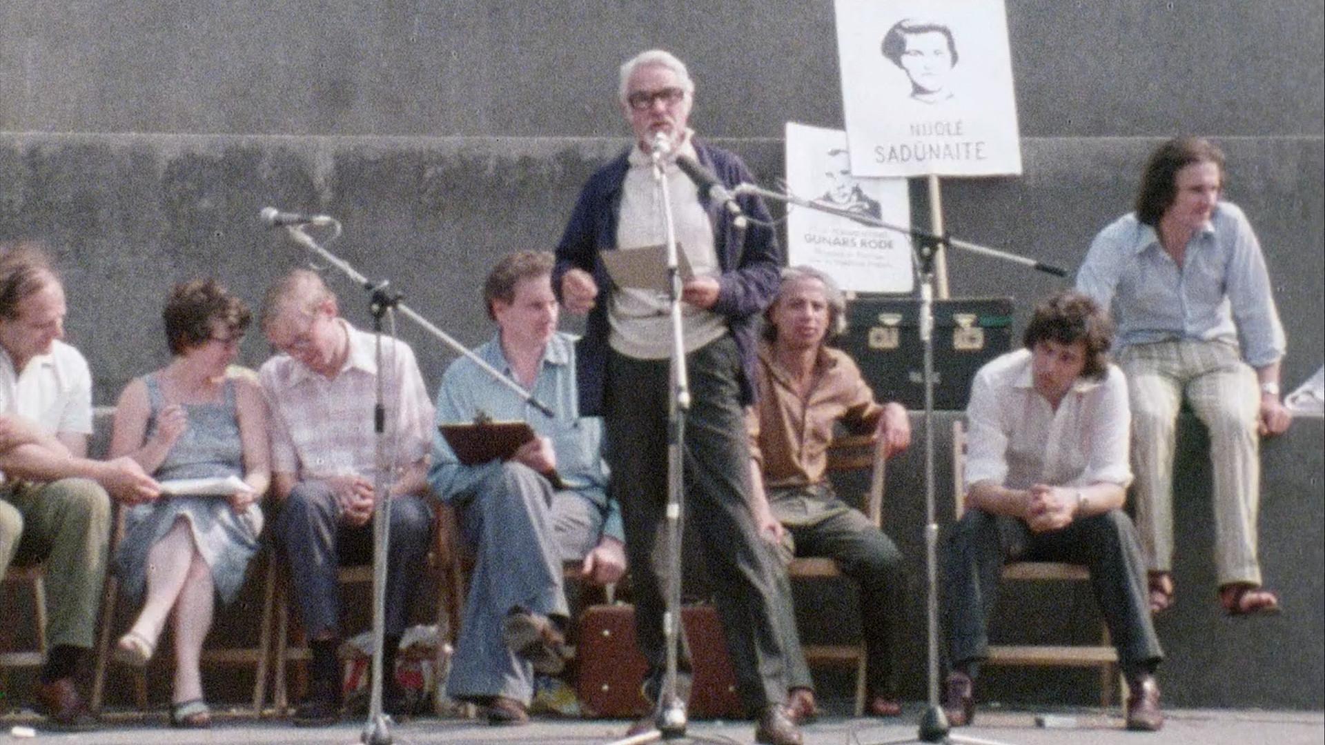Bukovsky 1977 movie scene