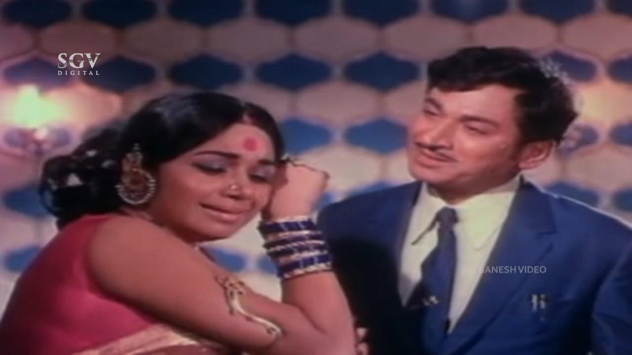 Eradu Kanasu 1974 movie scene