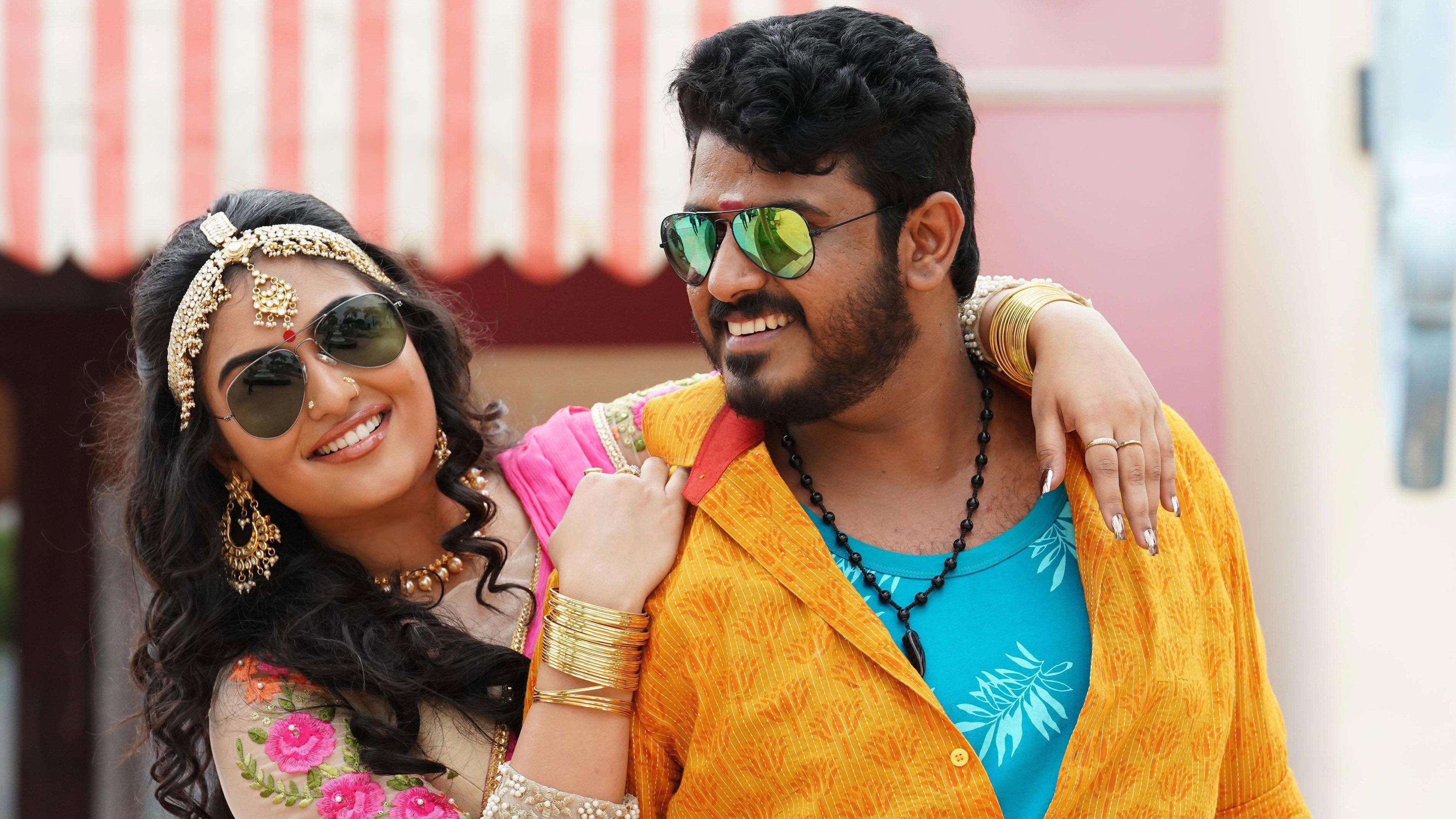 Oru Pazhaya Bomb Kadha 2018 movie scene