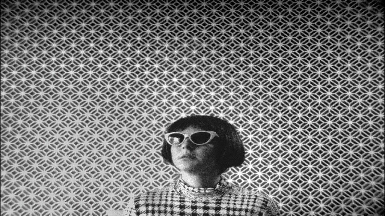 Cecile Szalinsky y su odisea mental en seis capítulos 2021 movie scene
