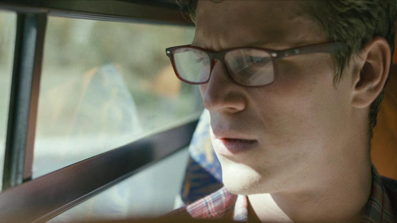 Sunburn 2018 movie scene