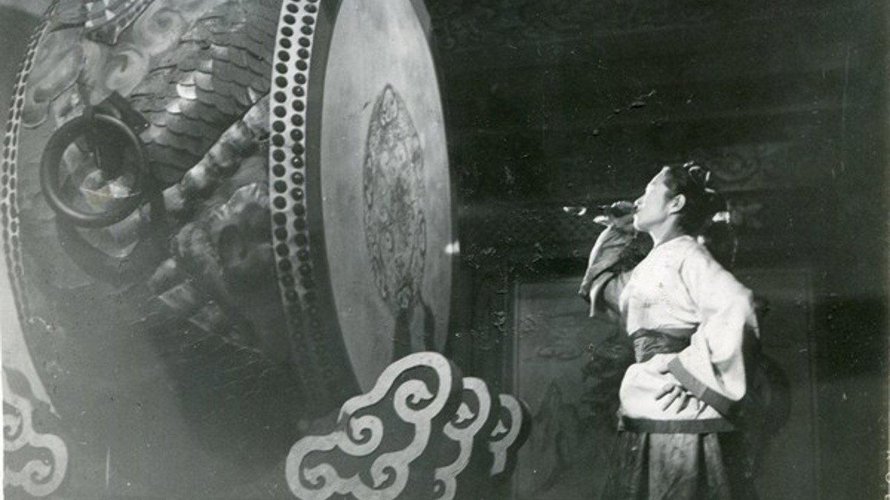 Prince Ho-Dong and Princess Nak-Rang 1956 movie scene
