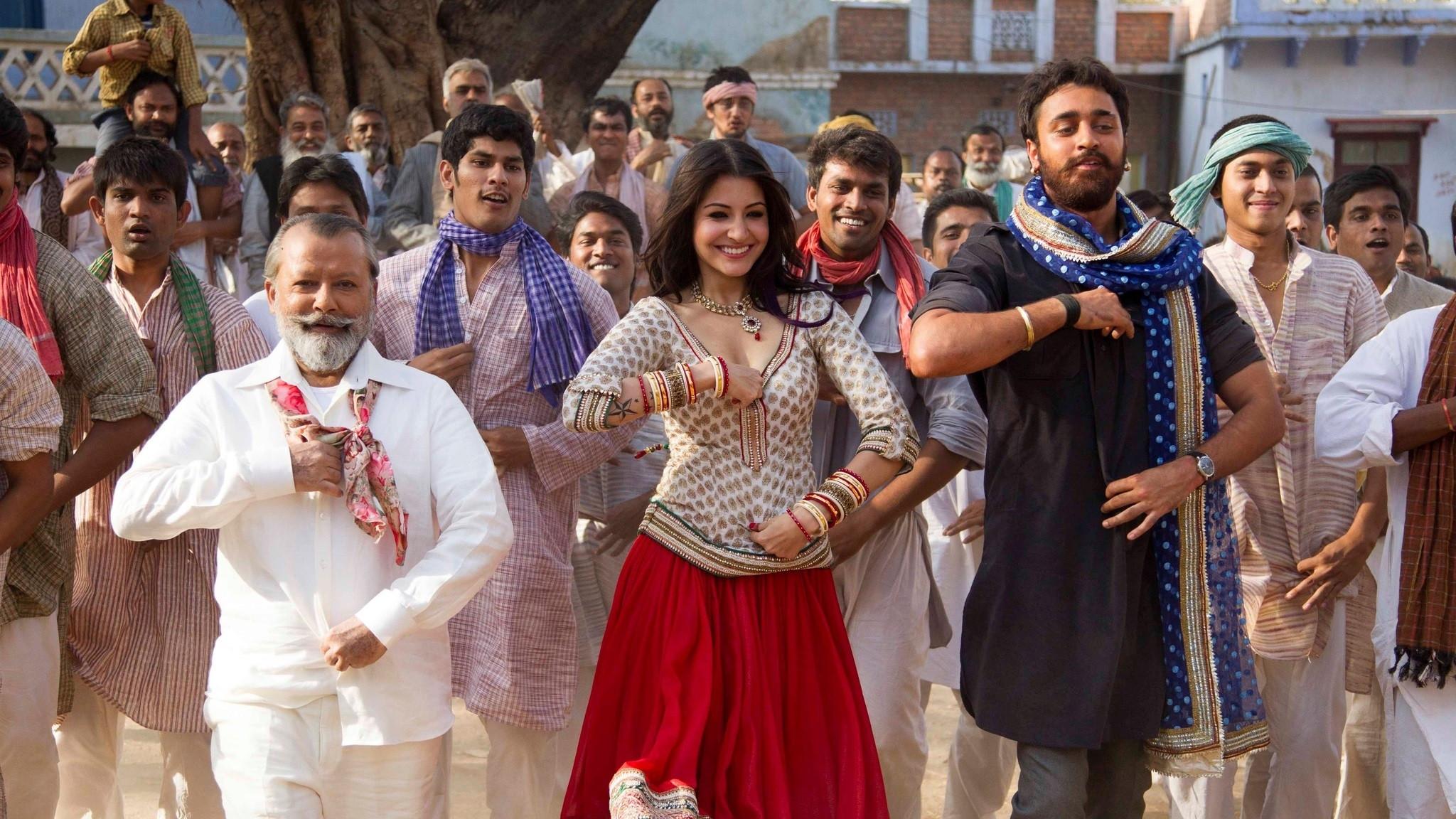Matru Ki Bijlee Ka Mandola 2013 movie scene