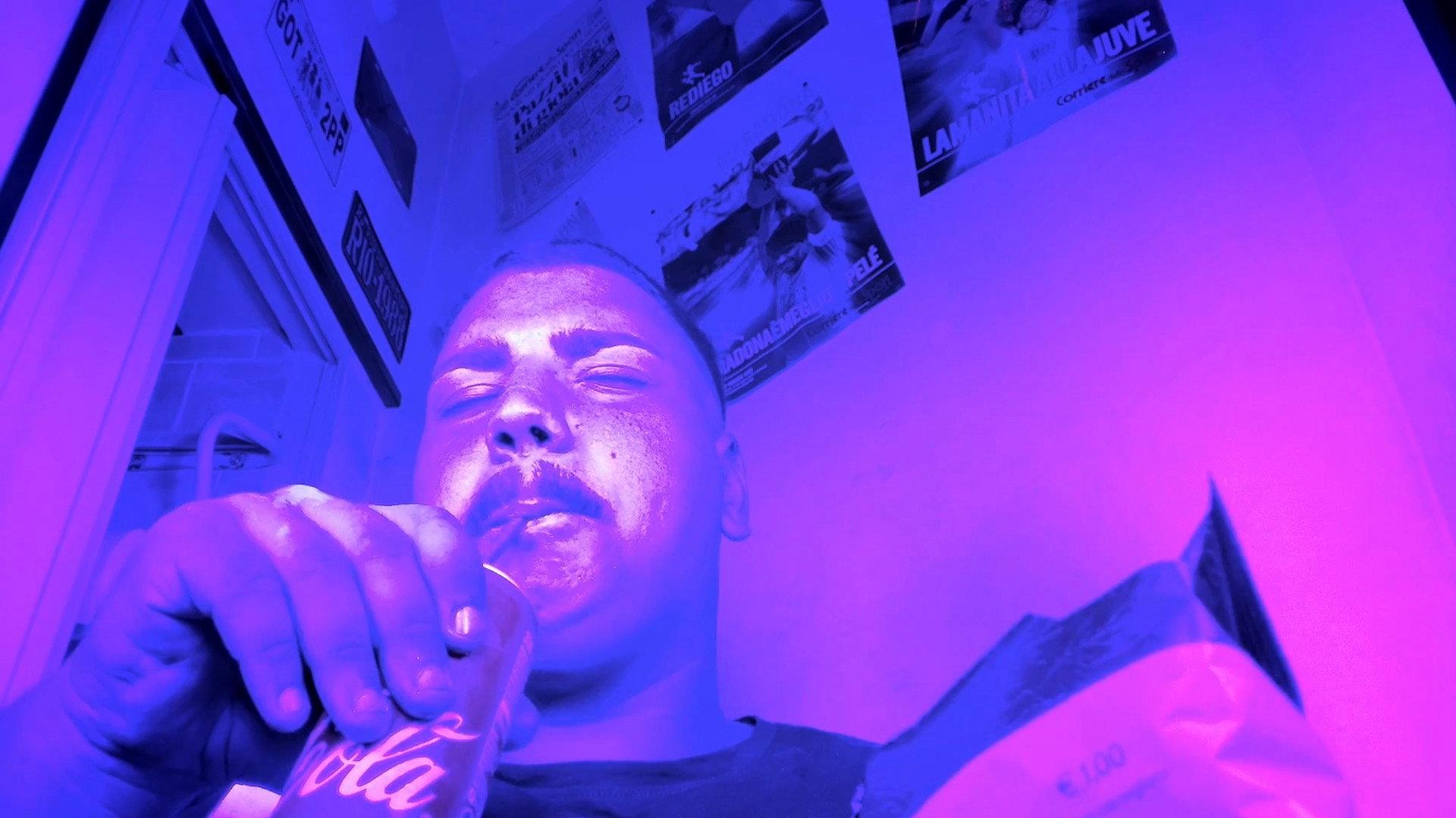 Selfie 2019 movie scene
