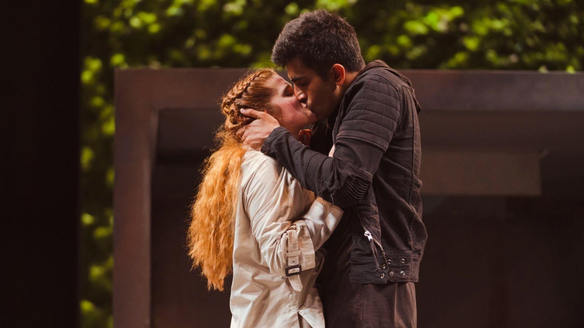 RSC Live: Romeo and Juliet 2018 movie scene